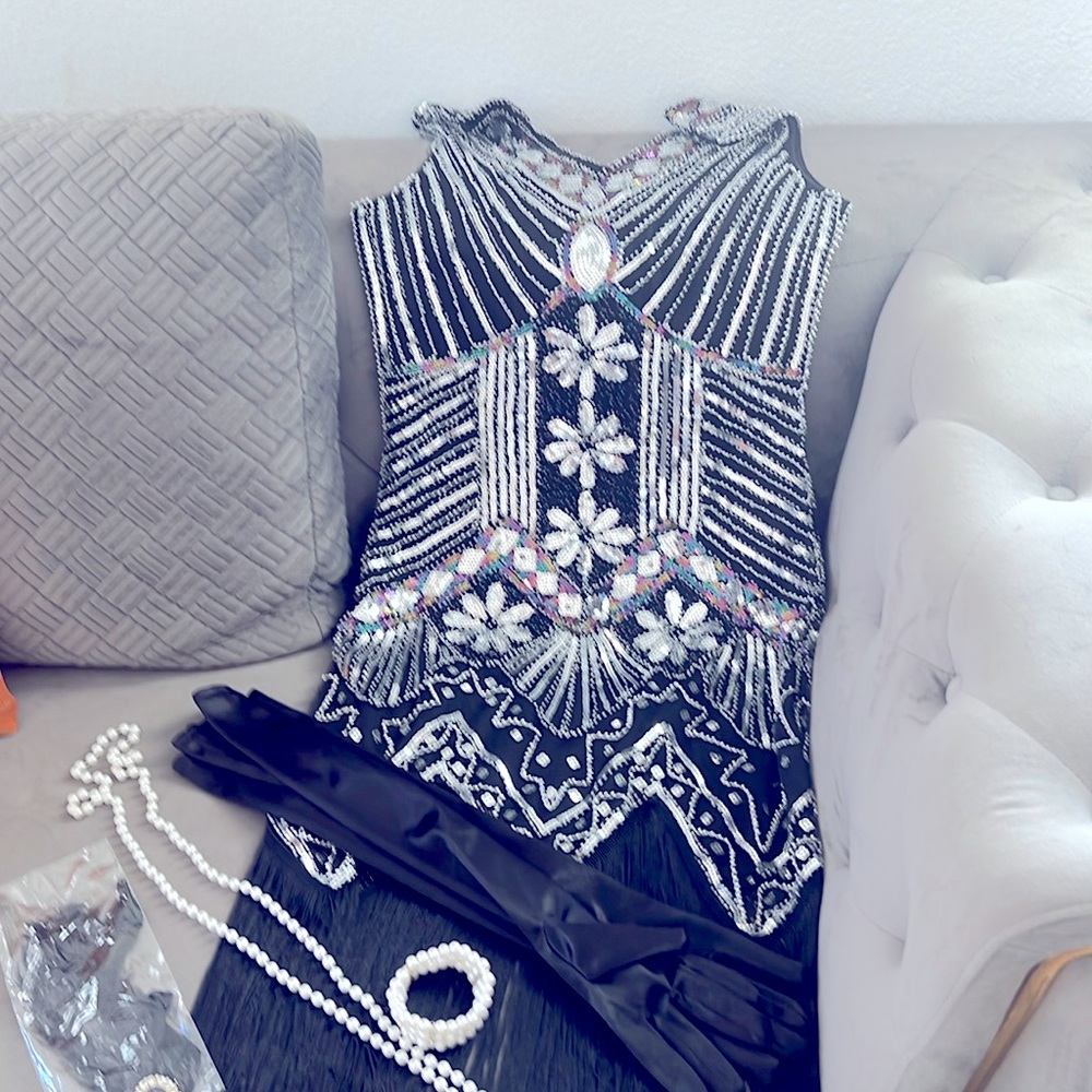 New 1920s flipper dress with gloves, pearl necklace, pearl bracelet